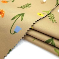 Tissu Softshell Imprimé Imperméable et Respirant en Polaire Extensible Polyester Spandex avec Lamination TPU pour Vêtements d'Extérieur Fille