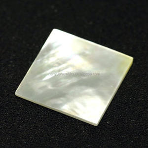 Fogli di <span class=keywords><strong>Madreperla</strong></span> Bianca a Forma Quadrata Piatta Doppia 6-40mm all'Ingrosso per Creazione di Gioielli - Product Image 2