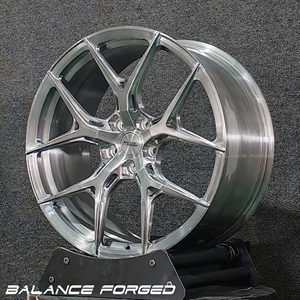 Rines de Aleación Forjados Personalizados de 5 Brazos en Forma de Y, Diseño Cóncavo Profundo en Plata Pulida, 19, 20 y 21 Pulgadas para Tesla Model 3/Y y <span class=keywords><strong>Ford</strong></span> <span class=keywords><strong>Mustang</strong></span> - Product Image 4