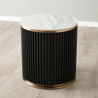 Table basse en pierre frittée NOVA au design moderne avec base en métal doré, durable et écologique pour le salon