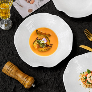 ชามเซรามิกโบฮีเมียนขอบทองหรูหรา เป็นมิตรกับสิ่งแวดล้อม ทนทาน ดีไซน์ลายนูน สำหรับเสิร์ฟของหวาน อาหารหรู โรงแรม งานแต่งงาน - Product Image 5