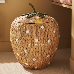 Panier de rangement en jacinthe d'eau en forme de fraise à prix abordable avec couvercle pour jouets d'enfants, prix d'usine - Product Image 3