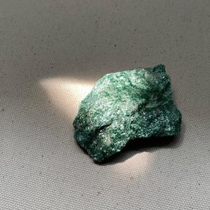 Mica Verde Natural al por Mayor, Piedra en Bruto, Cristal Crudo, Espécimen Mineral Curativo, Cristal Calmante para Chakras y Decoración del Hogar - Product Image 4
