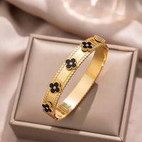 Bracelet en acier inoxydable résistant à la couleur européenne et américaine en acier au titane avec incrustation de diamants tempérament simple et à la mode j