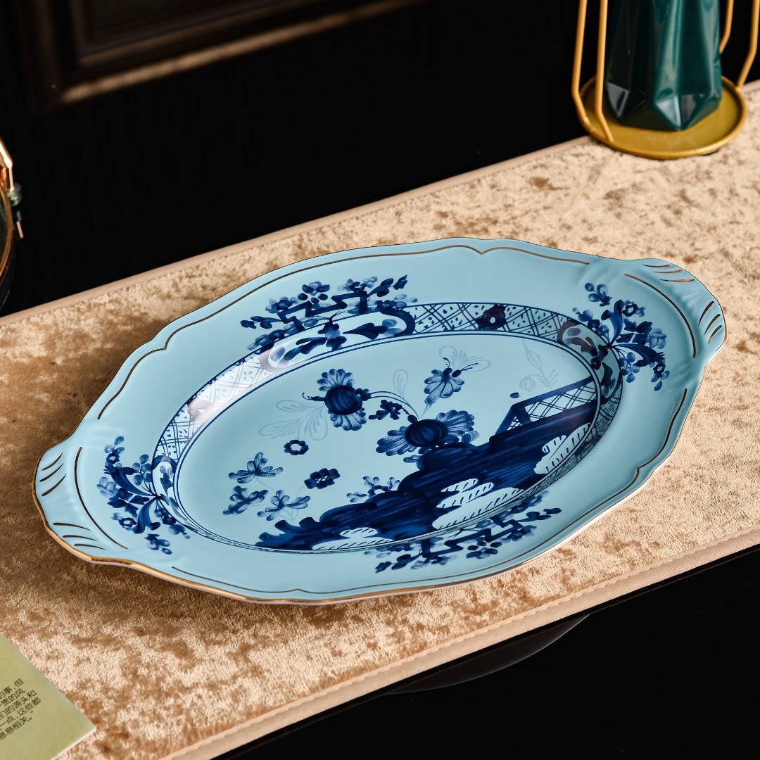 Blue oval tray