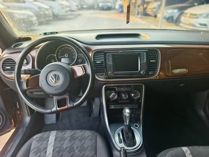 Volkswagen <span class=keywords><strong>Beetle</strong></span> Hatchback <span class=keywords><strong>2018</strong></span> Usado, Auto Compacto Clásico, Motor de Gasolina, Tracción Delantera, Diseño Elegante, Bajo Kilometraje, Estado Impecable - Product Image 6