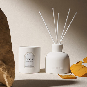 AIKUN Bougies Parfumées de Luxe Marque Privée Cadeaux de Fête des Mères Bougies Parfumées de Luxe Coffrets Cadeaux Diffuseurs de Luxe - Product Image 1