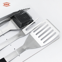 Accessoires de gril à poignée pliante avec logo personnalisé Grilles de grille de cuisson de 1.5mm d'épaisseur Supports de cuisson Gadget en papier pour barbecue Bâton pour usage domestique