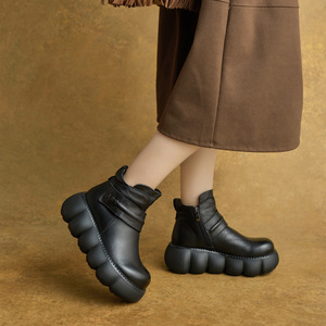 Bottes en Coton Polaire pour Femme, Nouvelles Bottes Martin Confortables en Cuir Véritable Vintage à Bout Rond Large, Fermeture Éclair Latérale, Plateforme et Talon Compensé pour l'Hiver - Product Image 4