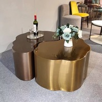 Meubles de salon modernes de luxe avec table basse en acier inoxydable à surface miroir lisse en forme de diamant