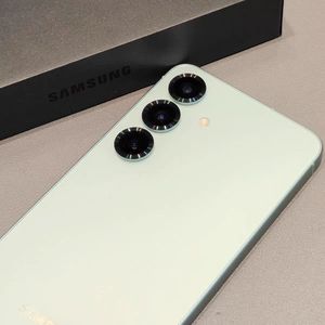99% tout nouveau pour Samsung S25 5G Smartphones Original débloqué avec caméra arrière 108MP 128GB Version US-remis à neuf d'occasion - Product Image 2