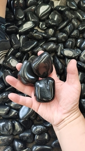 Fabriek Direct Hooggepolijste Zwarte Natuursteen Geplaveide Rivierrots Landschapssteen Voor Buitendecoratie - Product Image 5