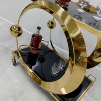 Chariot de service moderne à trois niveaux en métal pour hôtels, banquets et restaurants, avec grandes roues, type autoportant, pour boissons et matériel
