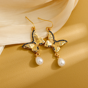 Encantadores pendientes <span class=keywords><strong>de</strong></span> gota <span class=keywords><strong>de</strong></span> mariposa chapados en plata <span class=keywords><strong>de</strong></span> aleación delicada, pendientes casuales diarios <span class=keywords><strong>de</strong></span> perlas <span class=keywords><strong>de</strong></span> cristal azul para mujeres jóvenes - Product Image 4
