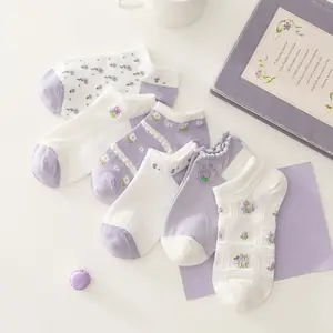 Vente en gros de chaussettes bateau invisibles avec logo personnalisé et fleur basse d'été en coton pour femmes