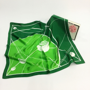 Sciarpa quadrata <span class=keywords><strong>verde</strong></span> di lusso Vintage primavera 2022 stampa striscia sciarpe in pura <span class=keywords><strong>seta</strong></span> personalizzate accessori donna sciarpa fantasia collo - Product Image 3