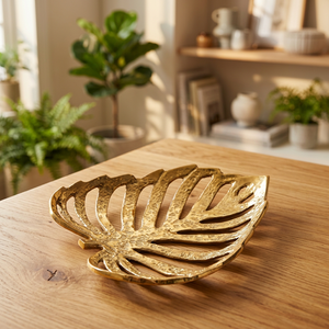Assiette décorative en forme de feuille dorée, en métal, faite à la main, style glamour, vaisselle de fête - Product Image 3