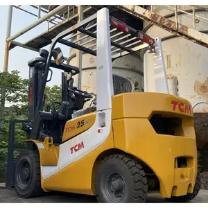 Used Logistics Machinery TCM 2.5 Tons Diesel forklift FD25T with paper clamp in cheap price for hot sale