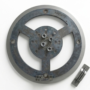 Plaque de gabarit de perçage circulaire en acier, outil de fraisage industriel de précision sur mesure pour l'alignement précis des composants de perçage - Product Image 3
