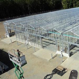 La structure de cadre de serre en <span class=keywords><strong>polycarbonate</strong></span> avec un bon <span class=keywords><strong>prix</strong></span> fournit une gouttière carrée de tube de tuyau rond en acier galvanisé personnalisé - Product Image 4