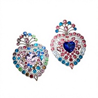 Broche cœur en alliage ornée de strass, style mi-siècle, design vintage de niche, accessoire pour costume féminin, épingle de fixation pour manteau et vêtement d'extérieur, corsage
