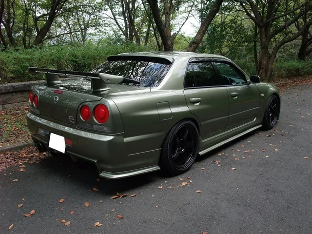 日産 SKYLINE HR34 4ドア GTRスタイル 後部バンパー ER34サルーンモデル用