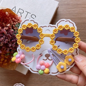 Nouvel Arrivage Cadeau Enfant : Lunettes de Soleil Motif <span class=keywords><strong>Fleur</strong></span> de Marguerite et Élastique à <span class=keywords><strong>Cheveux</strong></span> en Résine BB Pin - Product Image 6