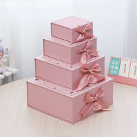 Kunden spezifisch bedruckte rosa Luxus faltbare magnetische Kleidung Aufbewahrung sbox Verpackung Versand kappe Schuh Geschenk box für Kleidung Schuh mit Tasche