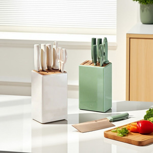 Ensemble de couteaux Zwilling Now Pro 7 pièces en acier inoxydable titane antibactérien avec ciseaux - Product Image 1