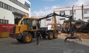 Xuvol 6WD, transitaire agricole tout-terrain pour la canne à sucre, avec une grue à 4 bras pliables et une grappin rotatif - Product Image 6