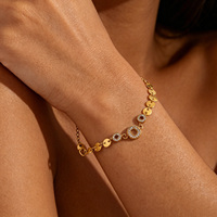 Bracelet chaîne à disques dorés avec accents de strass circulaires, bijou délicat pour femme, idéal pour le quotidien, les fêtes ou comme cadeau