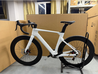 Vélo de route en carbone 700C, cadre en fibre de carbone, vélo de course avec freins à disque hydrauliques 16 vitesses, fourche et jantes en aluminium ultra-légères