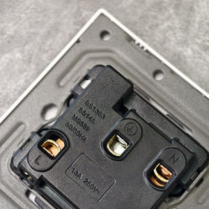 Interrupteurs et prises électriques muraux ARTDNA 13A modernes, modulaires, électriques, effet peau mate, blanc mat - Product Image 5