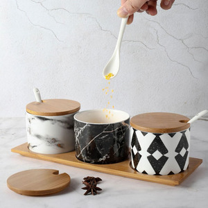 Ensemble de pots d'assaisonnement en céramique nordique Boîte à herbes et épices ménagères avec plateau en bambou - Product Image 4