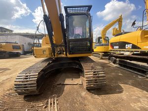 Excavadora Usada 320D de 20 Toneladas, Máquina de Orugas Caterpillar 320D2, Equipo Pesado Confiable con Motor Cummins y Capacidad de Cucharón de 1.7m - Product Image 4