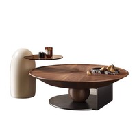 Ensemble de table basse moderne minimaliste avec structure en acier inoxydable et plateau en placage de noyer, parfait pour le salon