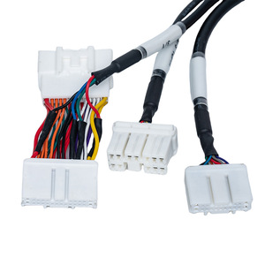 OBD Diagnosekabel für Elektrofahrzeuge, 26-polig <span class=keywords><strong>Tesla</strong></span> auf 16-polig <span class=keywords><strong>Tesla</strong></span> 3 Y-Splitter, Rot/Weiß/Schwarz, Standardspannung - Product Image 3