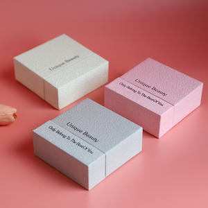 Caja de Regalo de Papel Texturizado con Cierre Magnético y Soporte Rígido para Jabón Artesanal y Productos de Baño - Product Image 4