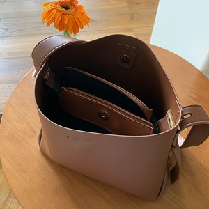 Bolso Tipo Cubo para Mujer, Cuero Marrón, Cierre Magnético, Bolso de Hombro, Uso Diario, Gran Capacidad, Otoño 2025 - Product Image 4