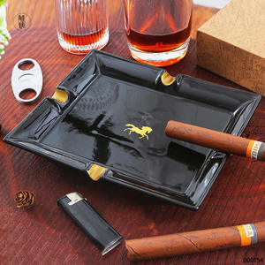 Cendrier carré en céramique Dongyang, design cheval noir et or, pour cigares, usage domestique, cadeau d'affaires DD0754 - Product Image 1