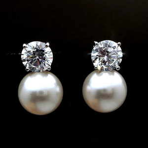 Orecchini con Perla Singola per Donne, Accessori per Orecchie Semplici ed Eleganti per Uso Quotidiano - Product Image 1