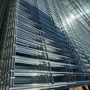 Fabrika doğrudan tedarik sağlam dayanıklı 25*25mm sıcak daldırma galvanizli hayvan kafesi kaynaklı örgü üniforma örgü delik kesme çiftlik çiti - Product Image 4