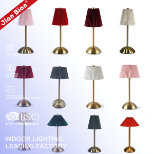 Lámpara <span class=keywords><strong>de</strong></span> Mesa LED Inalámbrica Recargable <span class=keywords><strong>de</strong></span> Lujo Clásica con Base Dorada y Pantalla Plegada para Bodas y Eventos - Product Image 1