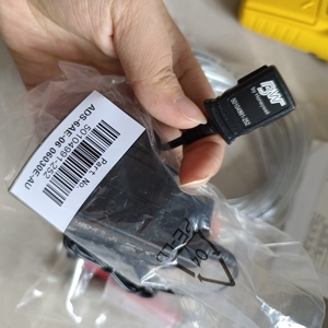 เครื่องตรวจจับก๊าซสี่ในหนึ่งแบบดูดซับด้วยปั๊ม รุ่น BW XT-XWHM-Y-CN ดีไซน์กะทัดรัดและน้ำหนักเบาแบบดั้งเดิม - Product Image 1