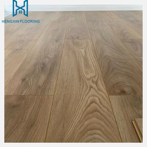 Suelo <span class=keywords><strong>de</strong></span> <span class=keywords><strong>parquet</strong></span> laminado <span class=keywords><strong>de</strong></span> madera <span class=keywords><strong>de</strong></span> roble <span class=keywords><strong>de</strong></span> diseño moderno 10mm <span class=keywords><strong>de</strong></span> espesor AC4 Tipo <span class=keywords><strong>de</strong></span> instalación <span class=keywords><strong>de</strong></span> clic resistente al desgaste Precio - Product Image 6
