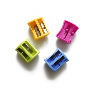 <span class=keywords><strong>Taille</strong></span>-<span class=keywords><strong>crayon</strong></span> en plastique à 2 trous pour étudiants en design et enfants - Product Image 4