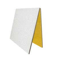 Plaques de plafond en laine minérale perforée blanches, bord carré, conformes à la classe A en matière de résistance au feu