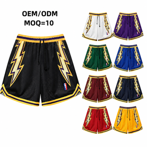 Shorts de basket-ball noirs personnalisés avec motif éclair jaune, tissu en mesh respirant, ceinture élastique, vêtements d'entraînement - Product Image 1