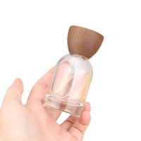 Flacon de parfum de luxe exquis de 50 ml avec bouchon en bois de noyer, portable, en verre rechargeable, idéal pour diffuseur