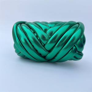 Charmkey için en iyi fiyat stok 100% Polyester metalik el örgü tüp iplik boyalı tıknaz desen çanta ve battaniye yapmak için - Product Image 5